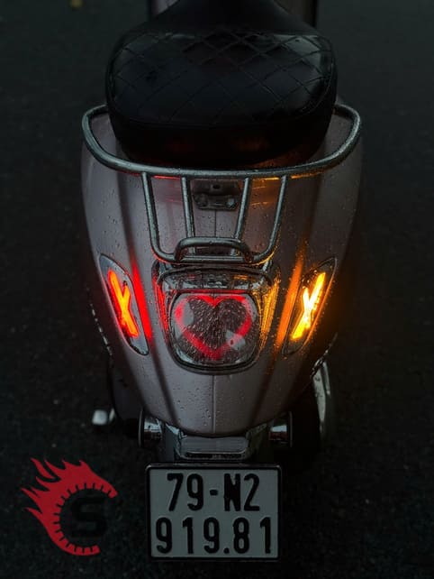 Độ Hậu Vô Cực Vespa – Sài Gòn Độ Xe