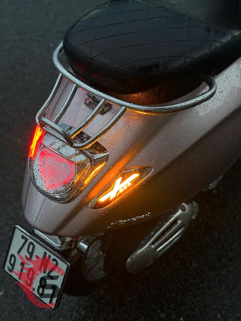 Độ Hậu Vô Cực Vespa – Sài Gòn Độ Xe