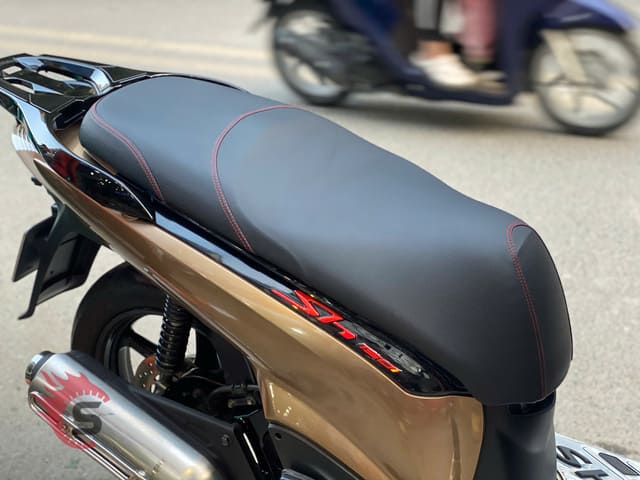 Bọc Yên Xe Tay Ga Cao Cấp – Bền Đẹp & Sang Trọng Cho SH, Vespa tại Sài Gòn Độ Xe