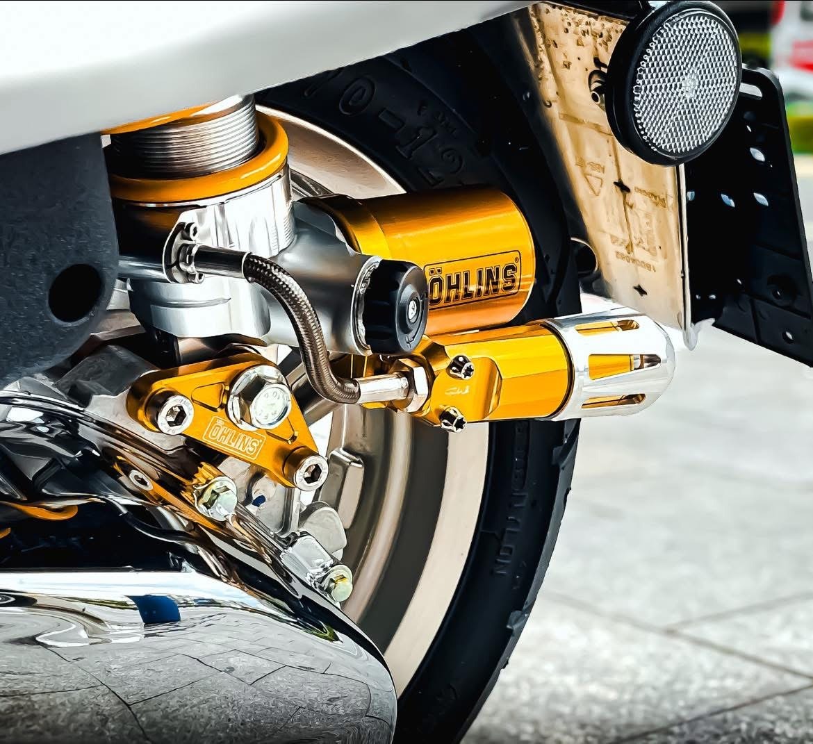 Cận cảnh combo Phuộc Öhlins và HPA Diamond V4