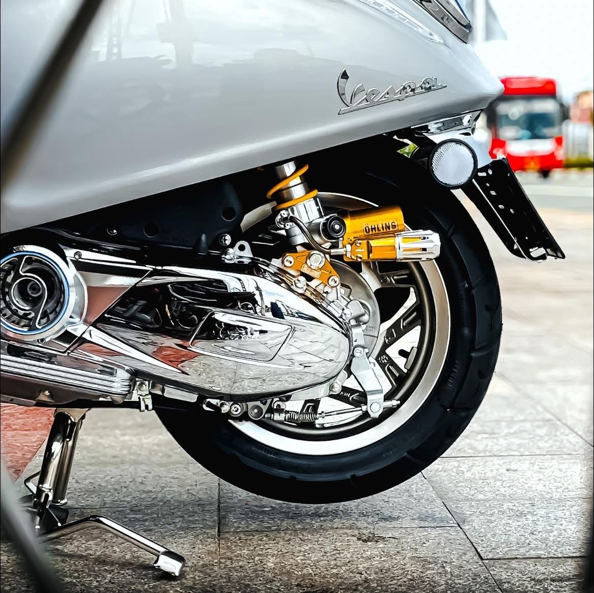 Cận cảnh combo Phuộc Öhlins và HPA Diamond V4