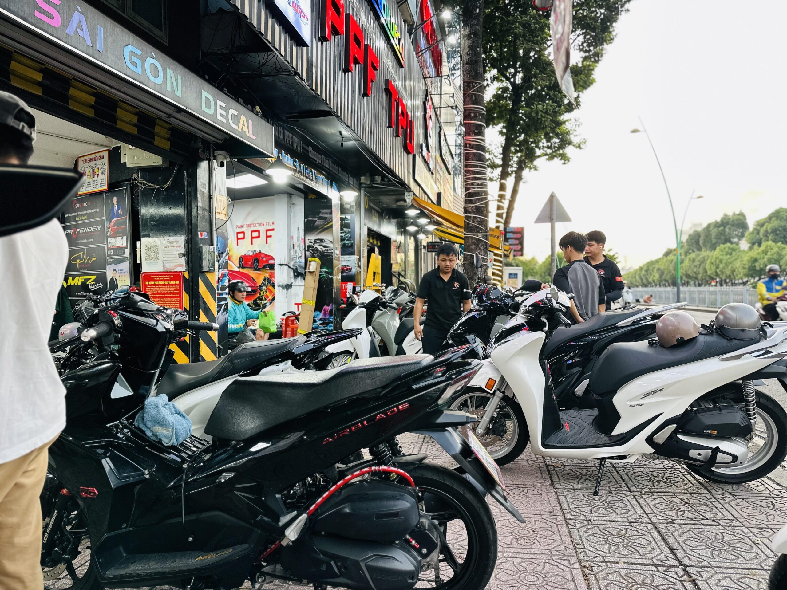 Quy trình dán PPF TPU rõ ràng, không làm ẩu