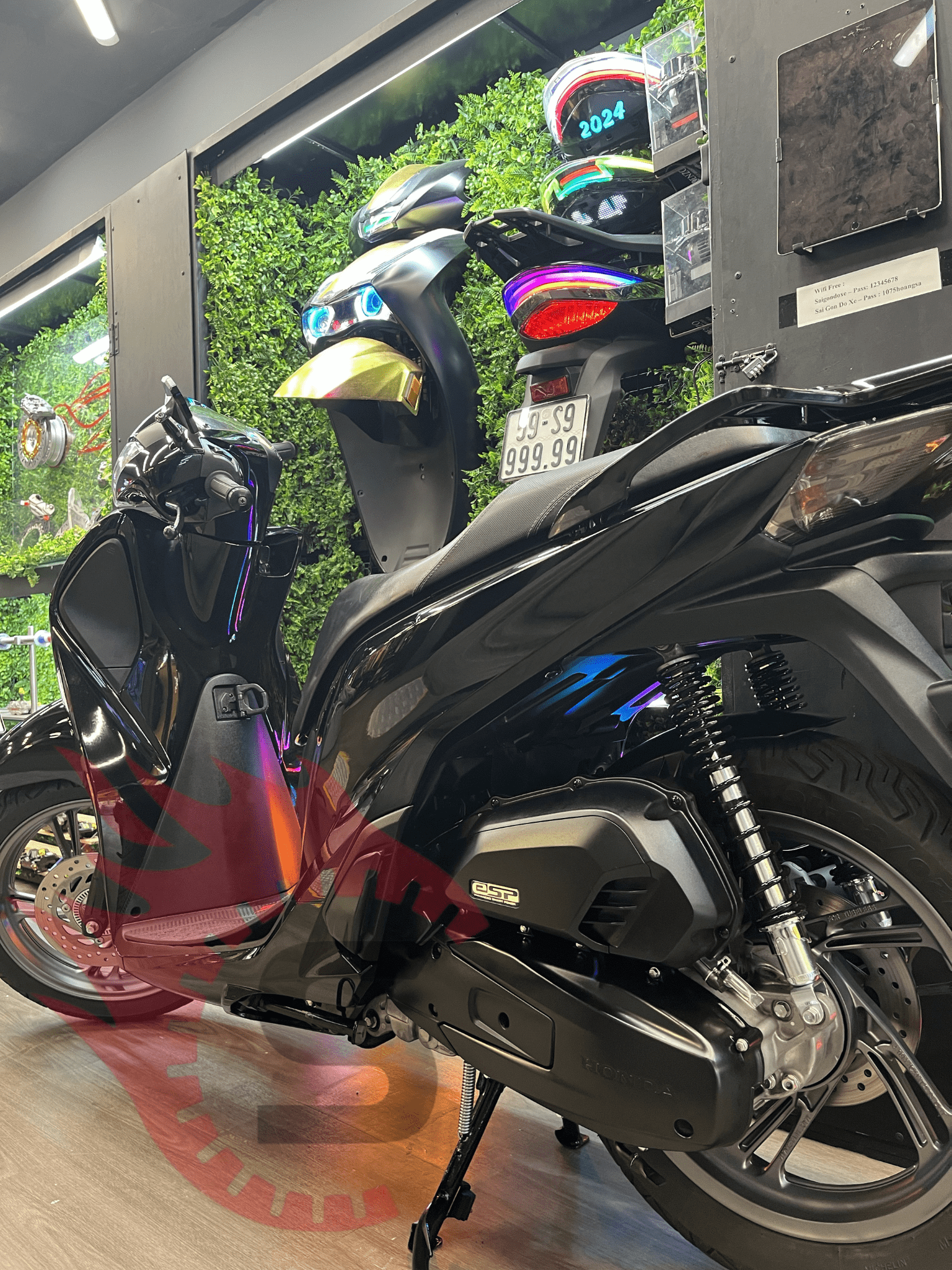 Hoàn thiện sơn đổi màu xe máy siêu bóng đẹp