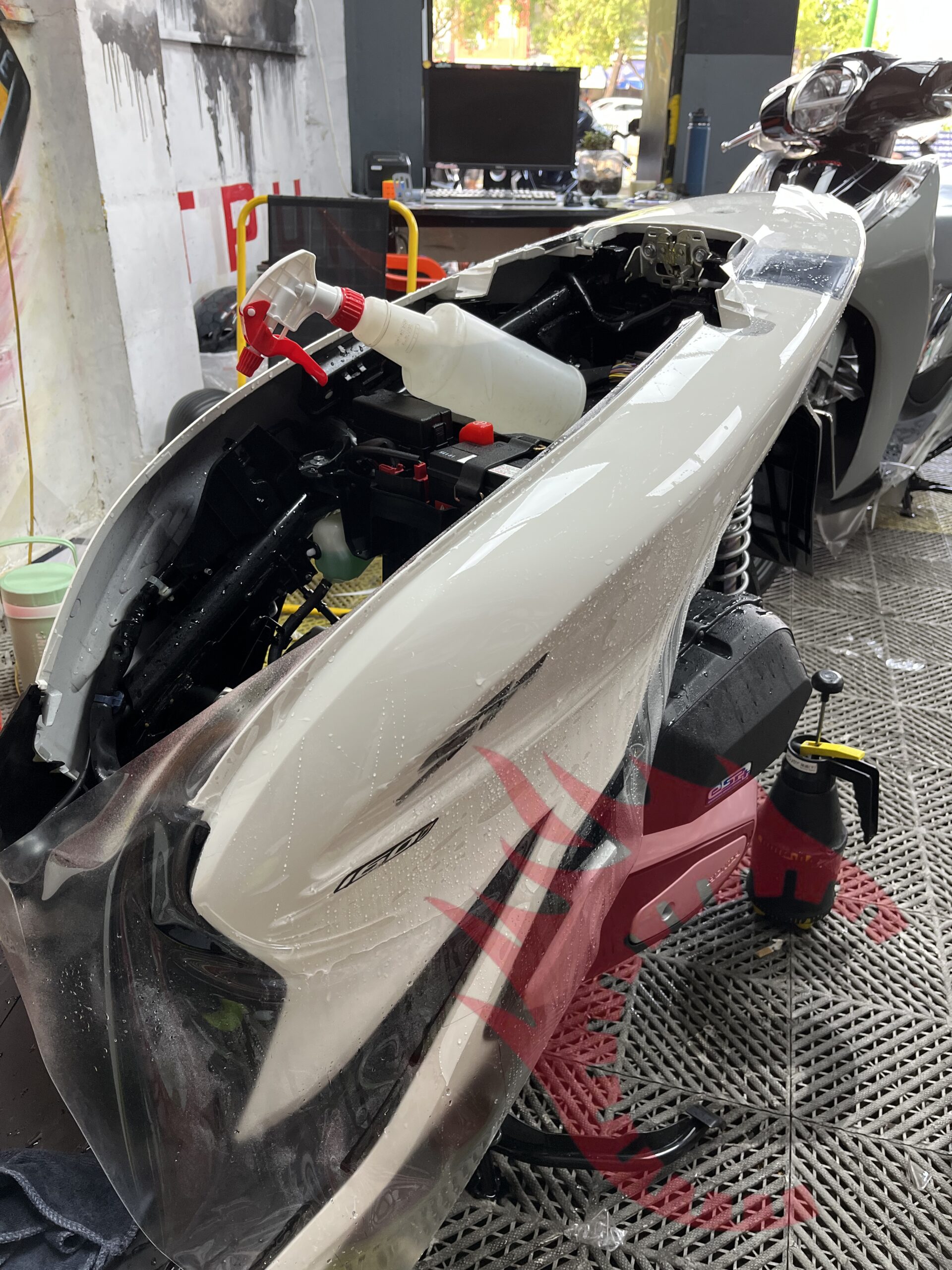 So sánh độ bóng của PPF TPU và keo thường