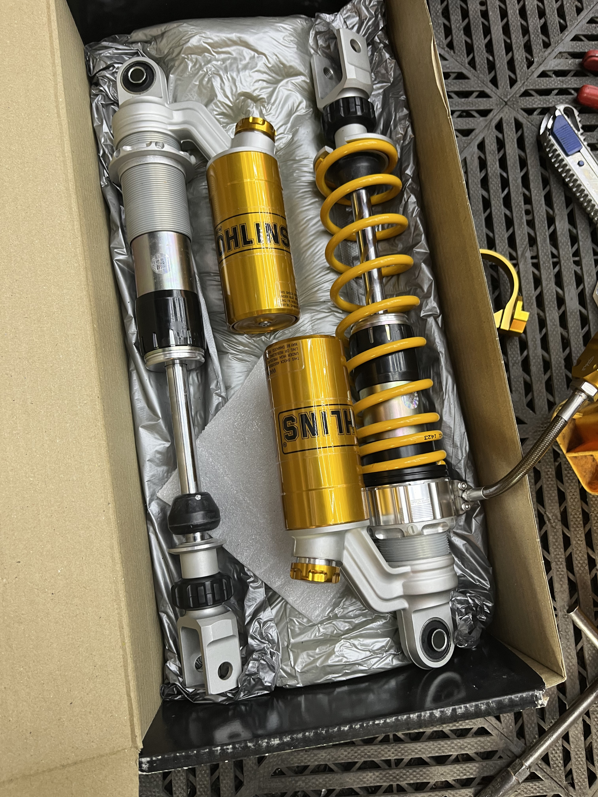 đồ chơi xe chính hãng tại sài gòn phuộc ohlins ho817 sh350i